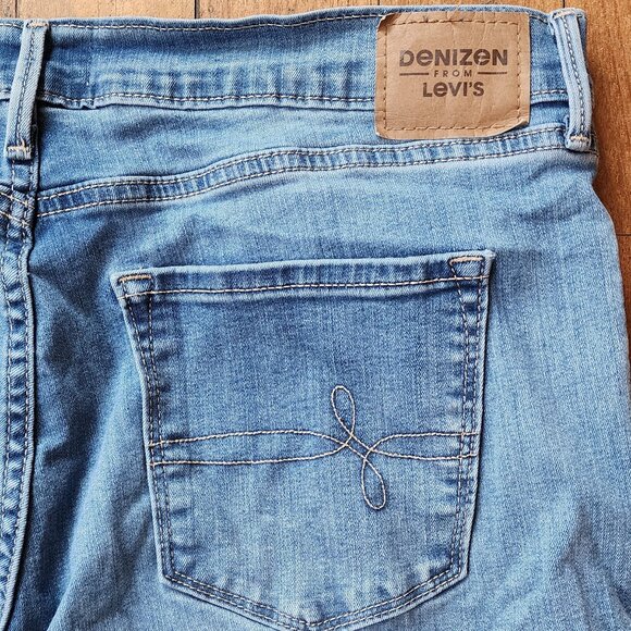 Denizen from Levi's Light Wash High-Rise Straight Jeans Size W32 L28 14 Short - Picture 14 of 15